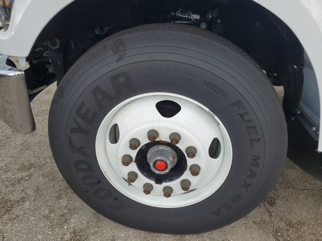 2025 Ford F-750SD Base