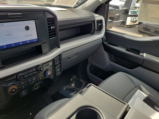 2025 Ford F-350 Super Duty Chassis Cab XL - Photo 25