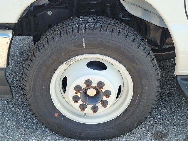 2025 Ford E-350SD Base Cutaway