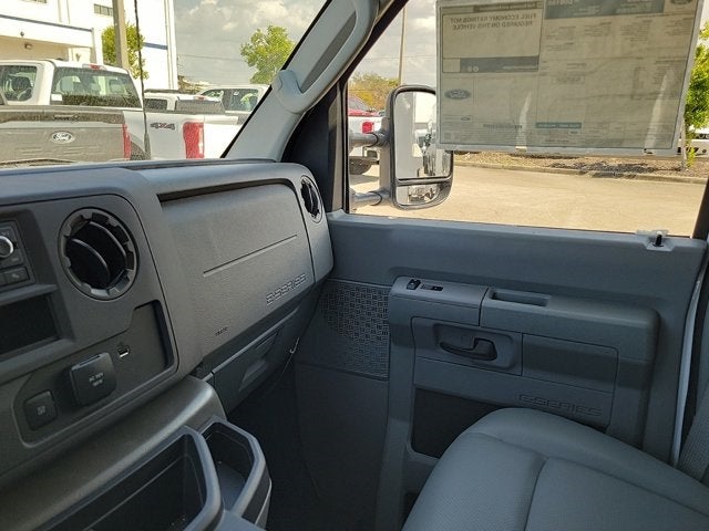 2025 Ford E-350SD Base Cutaway