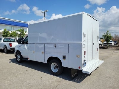 2025 Ford E-350SD Base Cutaway