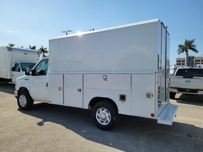 2025 Ford E-350SD Base Cutaway