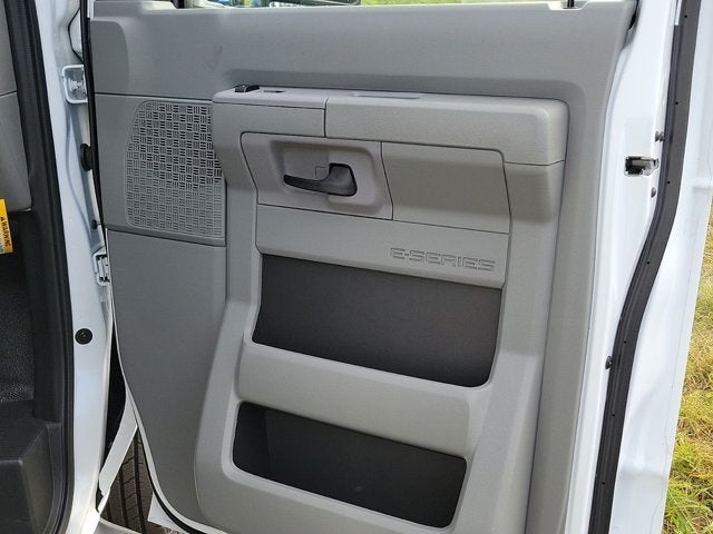 2025 Ford E-350SD Base Cutaway