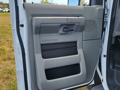 2025 Ford E-350SD Base Cutaway