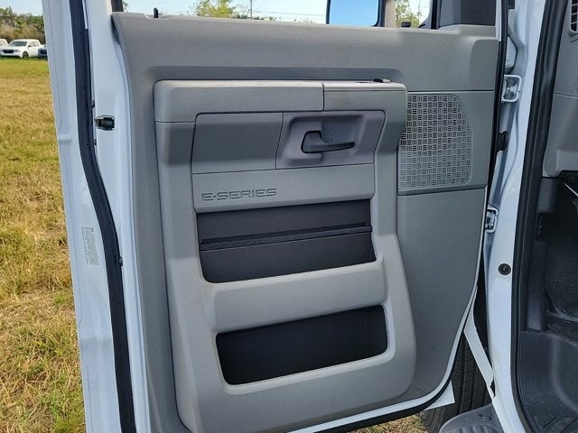 2025 Ford E-350SD Base Cutaway