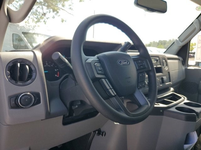 2025 Ford E-350SD Base Cutaway