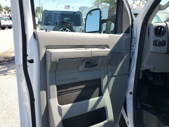 2025 Ford E-350SD Base Cutaway