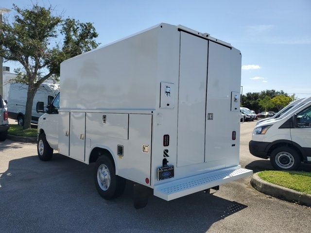 2025 Ford E-350SD Base Cutaway