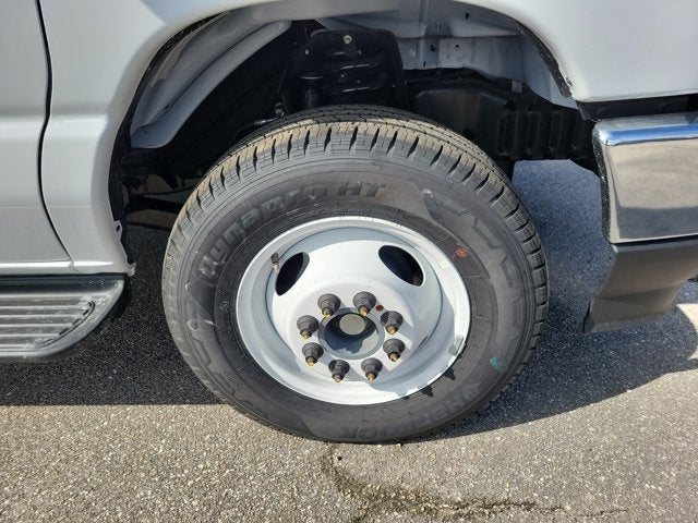 2026 Ford E-450SD Base