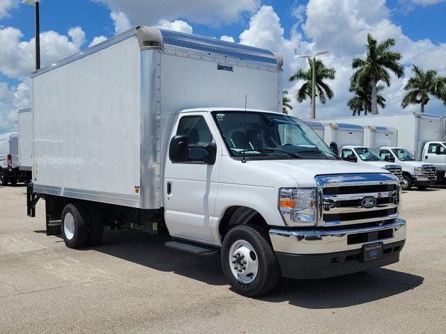 2026 Ford E-Series DRW E-450 Super Duty 158 in WB's photo