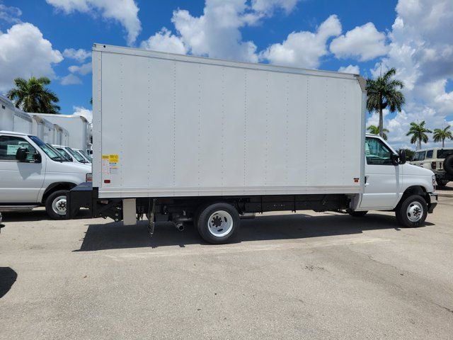 2027 Ford E-450SD Base