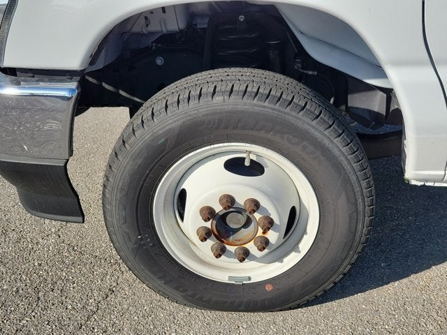 2025 Ford E-450SD Base