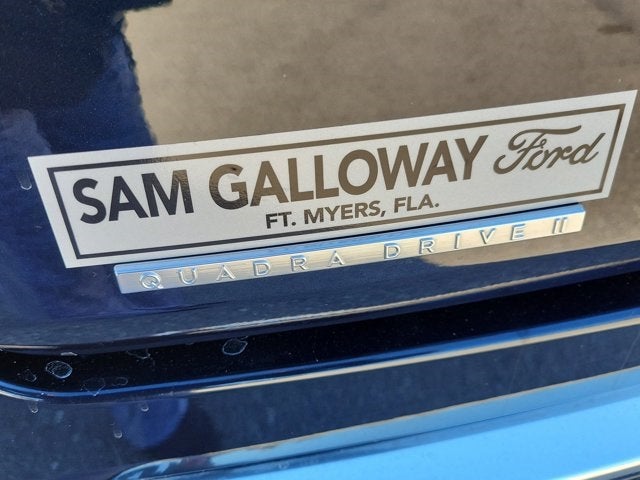 2023 Jeep Grand Wagoneer Base