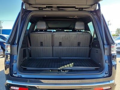 2023 Jeep Grand Wagoneer Base