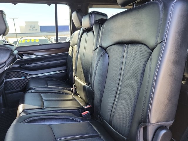 2023 Jeep Grand Wagoneer Base