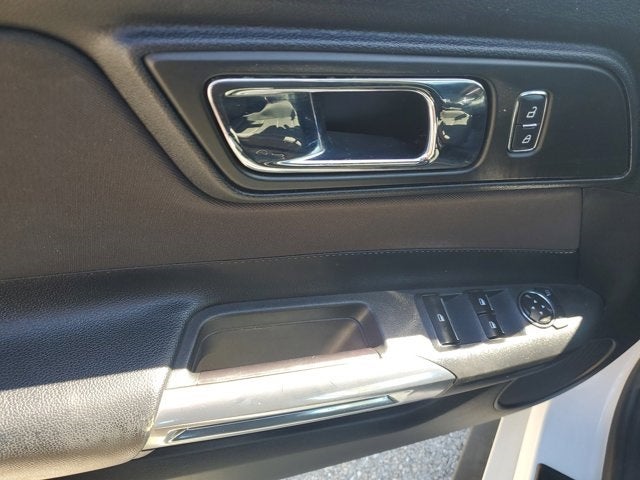 2015 Ford Mustang V6