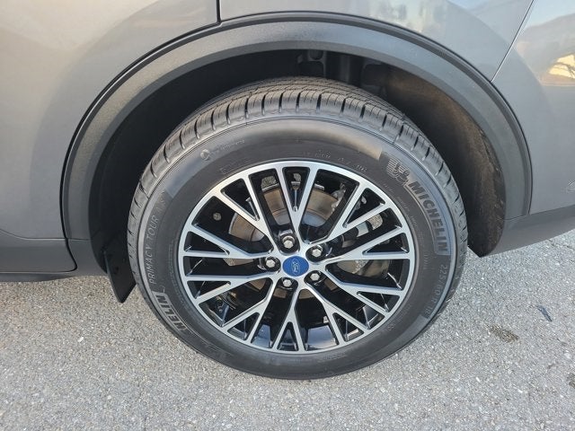 2022 Ford Escape Plug-In Hybrid Titanium