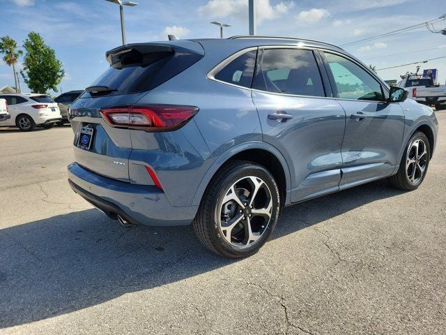 2023 Ford Escape ST-Line Elite
