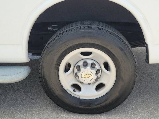 2024 Chevrolet Express 2500 Work Van Cargo