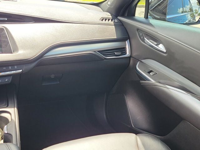 2022 Cadillac XT4 Premium Luxury