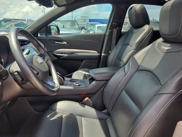 2022 Cadillac XT4 Premium Luxury