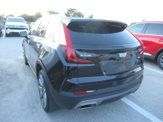 2022 Cadillac XT4 Premium Luxury