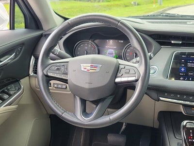 2022 Cadillac XT4 Premium Luxury