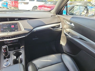 2023 Cadillac XT4 Premium Luxury