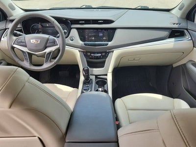2022 Cadillac XT5 Premium Luxury