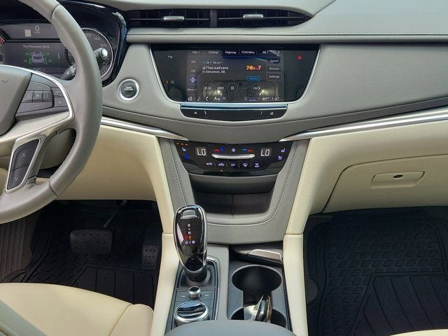 2022 Cadillac XT5 Premium Luxury