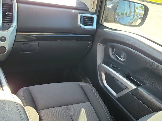 2021 Nissan Titan SV