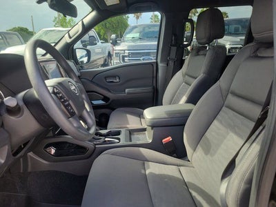 2023 Nissan Frontier SV