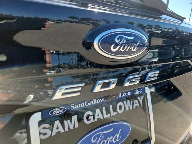 2023 Ford Edge Titanium