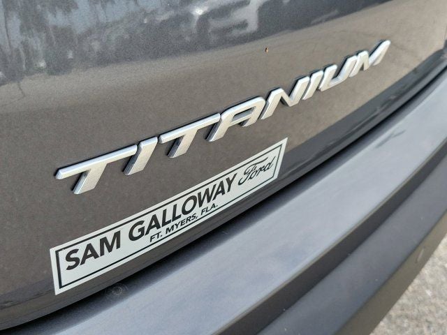 2022 Ford Edge Titanium