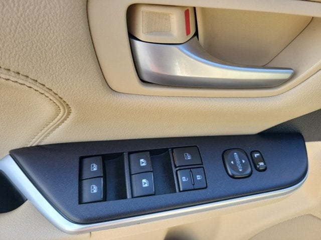 2017 Toyota Camry Hybrid SE