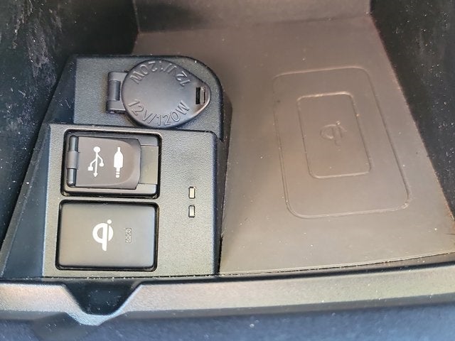 2017 Toyota Camry Hybrid SE