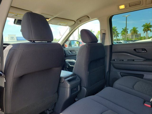 2025 Nissan Pathfinder S