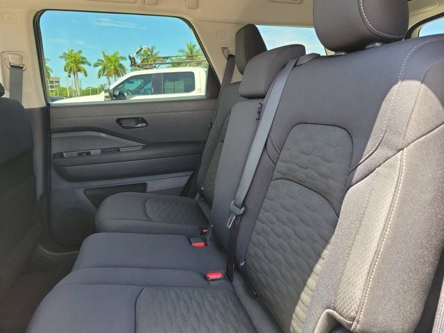 2025 Nissan Pathfinder S