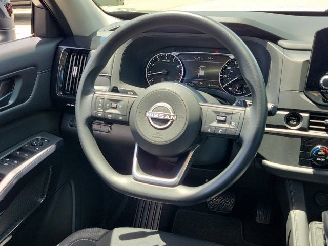 2025 Nissan Pathfinder S