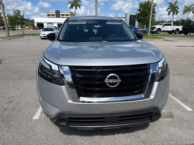 2025 Nissan Pathfinder S