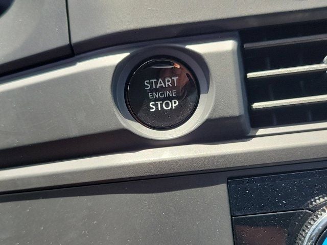 2025 Nissan Pathfinder S