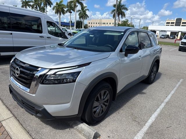 2025 Nissan Pathfinder S