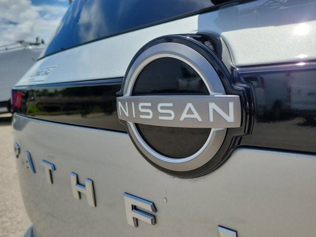 2025 Nissan Pathfinder S