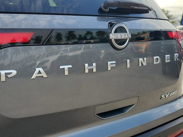 2023 Nissan Pathfinder SV