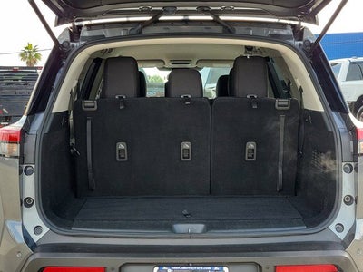 2023 Nissan Pathfinder SV