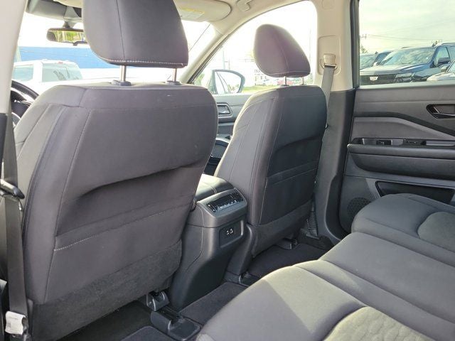 2023 Nissan Pathfinder SV