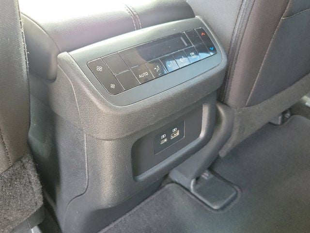 2023 Nissan Pathfinder SV