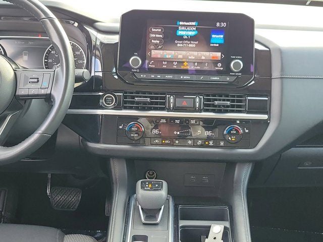 2023 Nissan Pathfinder SV