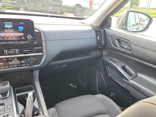 2023 Nissan Pathfinder SV