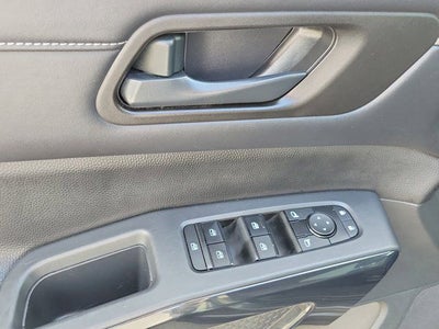 2023 Nissan Pathfinder SV